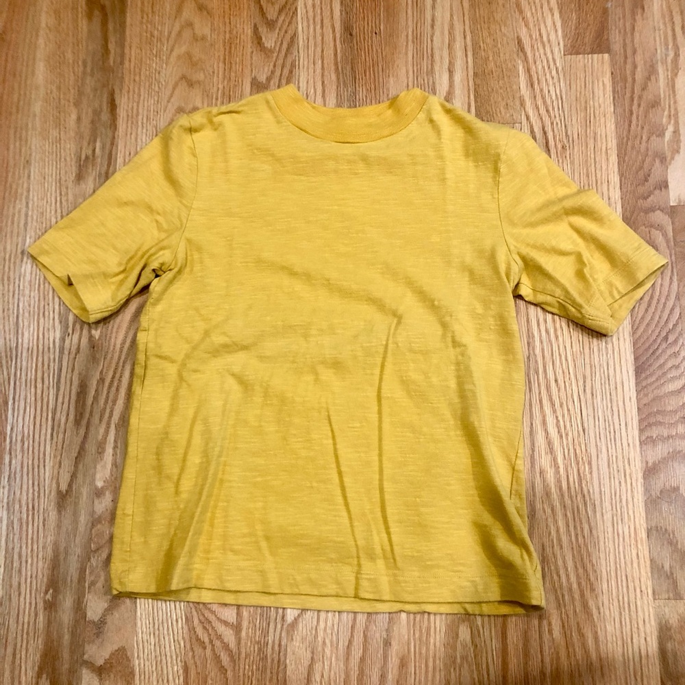 Uniqlo mustard mock neck T-shirt